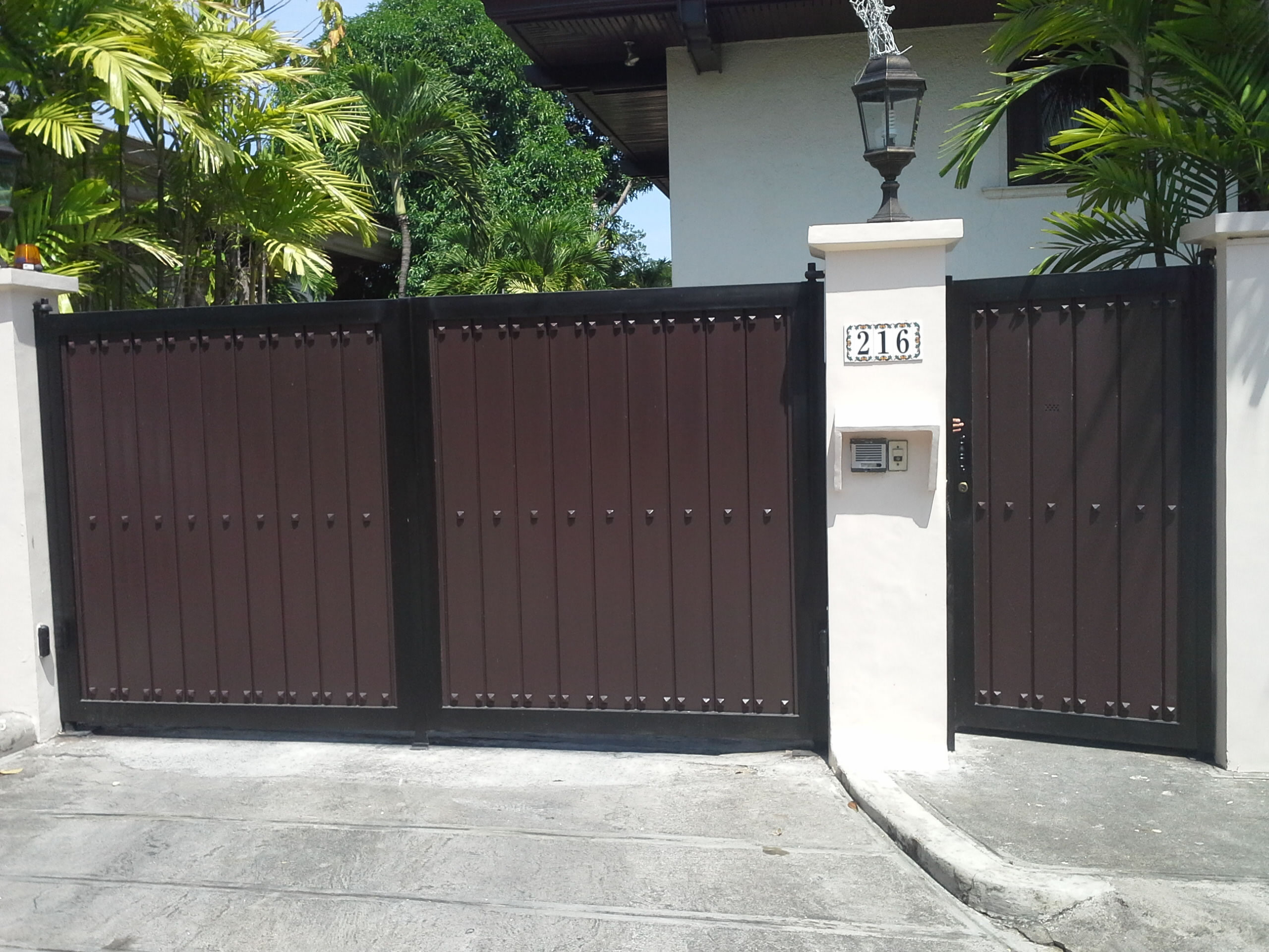 Modern Entrance Gate | Glass Railings Philippines, Glass ...