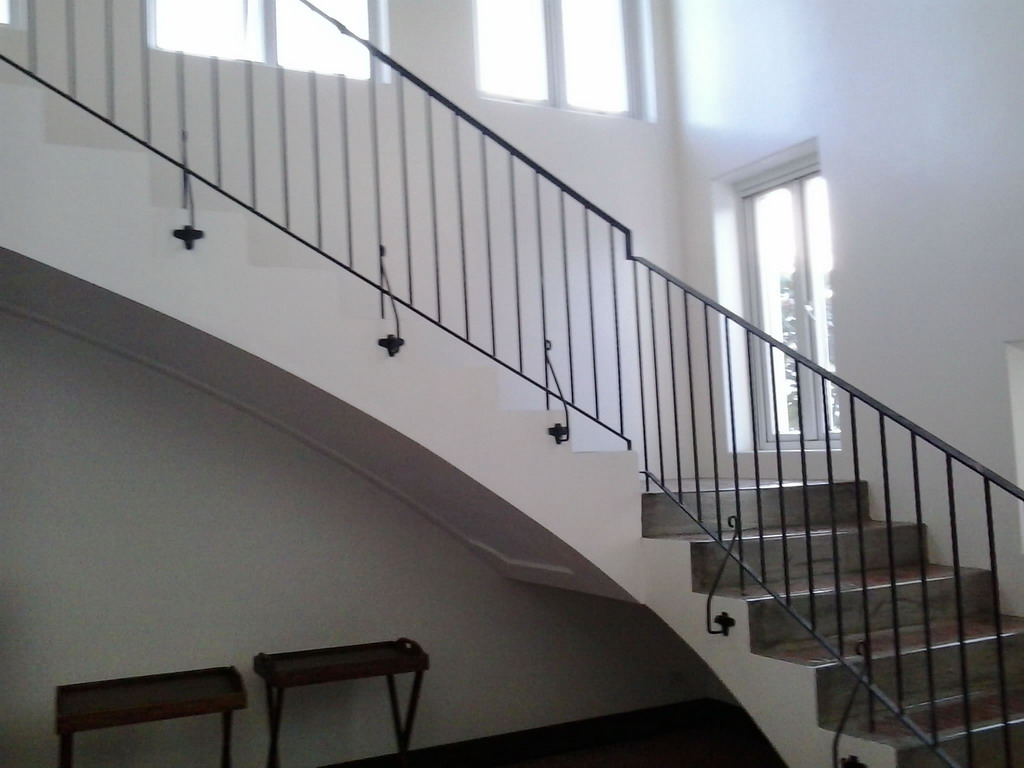 Stair Railing in Wrought Iron Square Bar Scalop Design