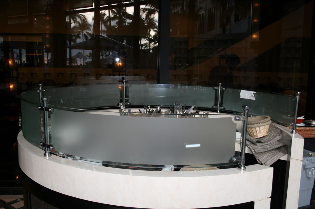 Counter Top Curved Glass with frosted