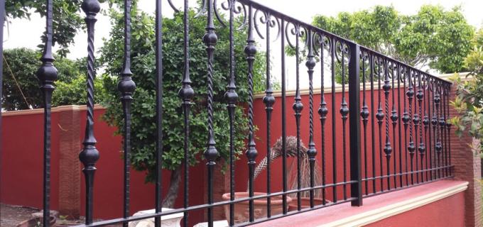 Gate And Fence Railing and Balcony Railing